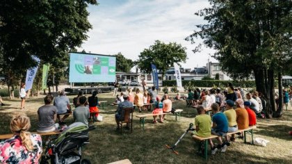 Film Caravan is half-way through its expedition: in two months it will visit as many as 40 Lithuanian cities and towns
