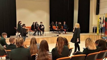 Kviečiame pažiūrėti, kaip sekasi tarptautinio projekto „Babelio bokštas“ kūrėjams…